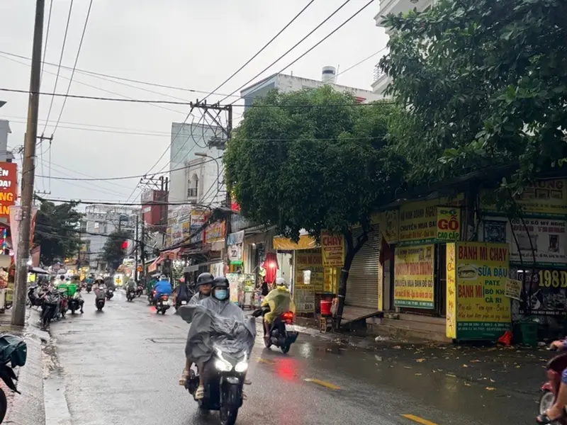 Nhà 2 tầng gần chợ Gò Xoài tặng toàn bộ nội thất giá trị lớn, sổ vuông đẹp... Bán nhà riêng tại Bình Hưng Hòa, Hồ Chí Minh 01