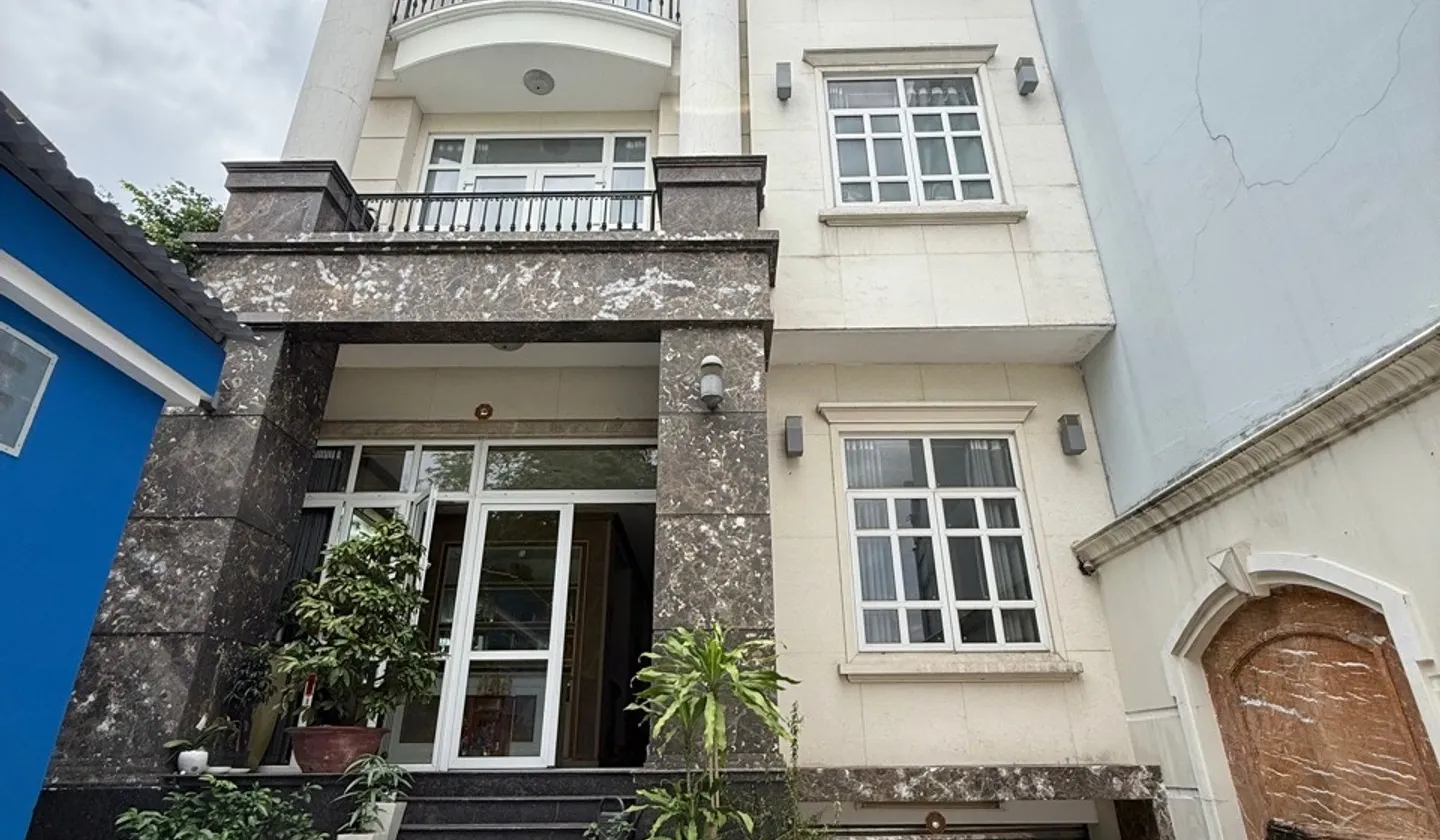 Bán biệt thự đẳng cấp 5 tầng gần sân bay Tân Sơn Nhất quận Tân Bình... Bán nhà mặt phố tại Tân Sơn Nhất, Hồ Chí Minh 01