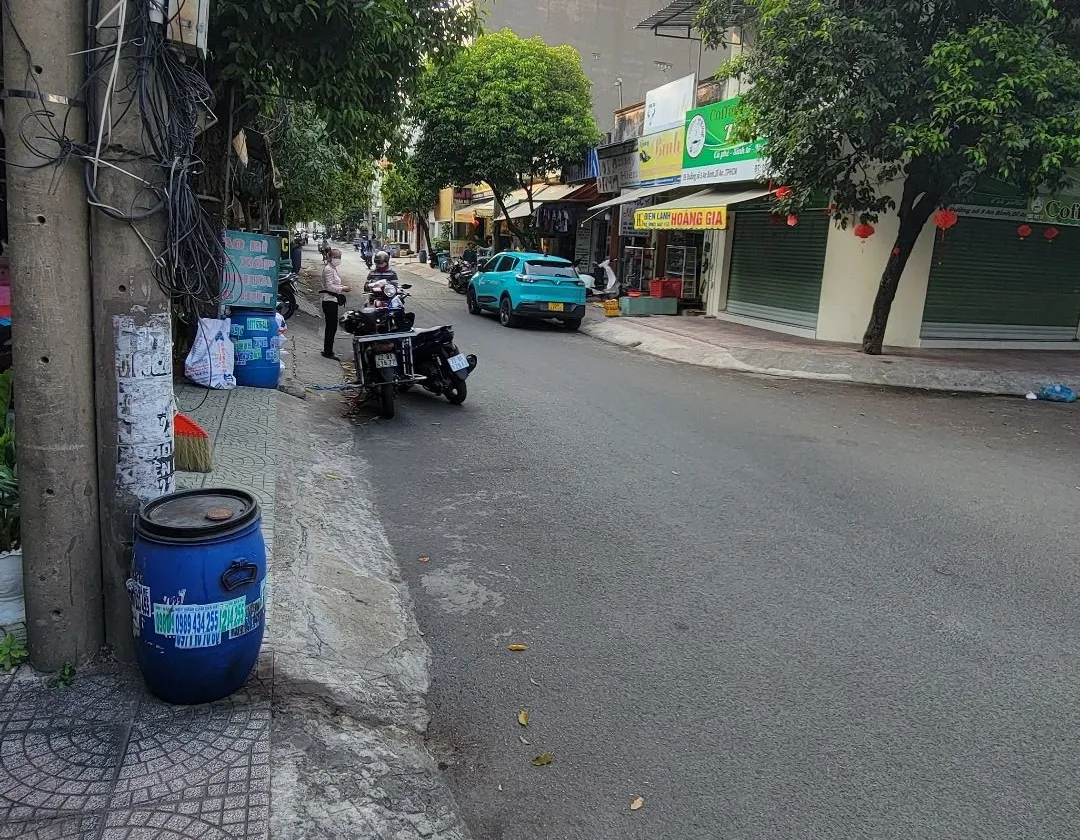 Bán nhà mặt phố 3 tầng rộng 95m² tại phường Dĩ An, Hồ Chí Minh... Bán nhà mặt phố tại Dĩ An, Hồ Chí Minh 01