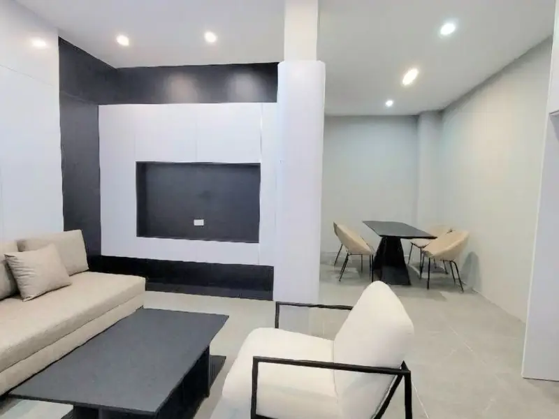 Cơ hội hiếm có: Nhà riêng 5 tầng diện tích 37m² tại Nguyễn Thị Định giá chỉ 12,3 tỷ... Bán nhà riêng tại Yên Hòa, Hà Nội 01
