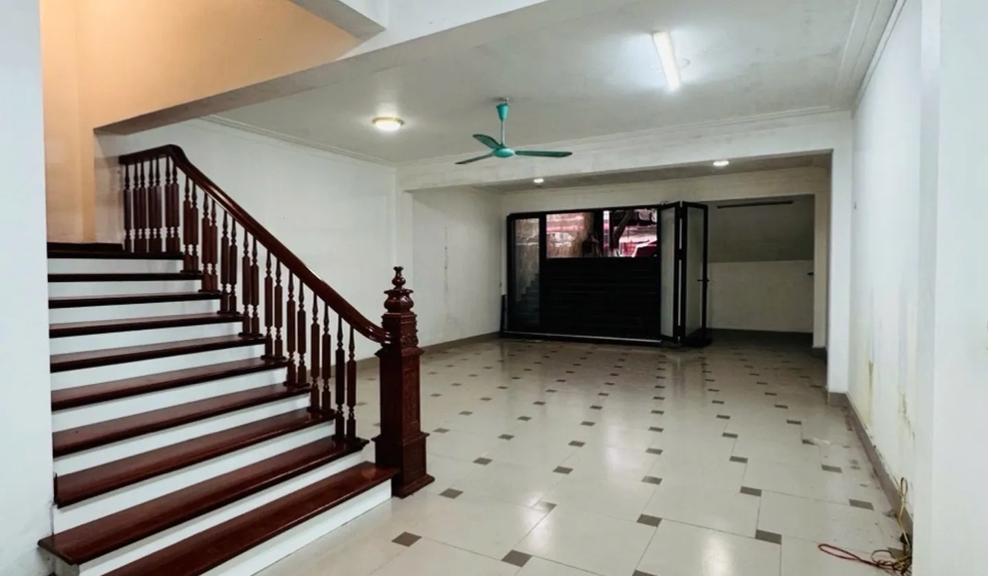 Anh Nam 100 bán gấp nhà dt 142m2,ở Hoàng Hoa Thám,Ql17, TP Bắc Giang,giá trên 5tỷ,LH 0353 732 090... Bán nhà mặt phố tại Bắc Giang, Bắc Ninh 01