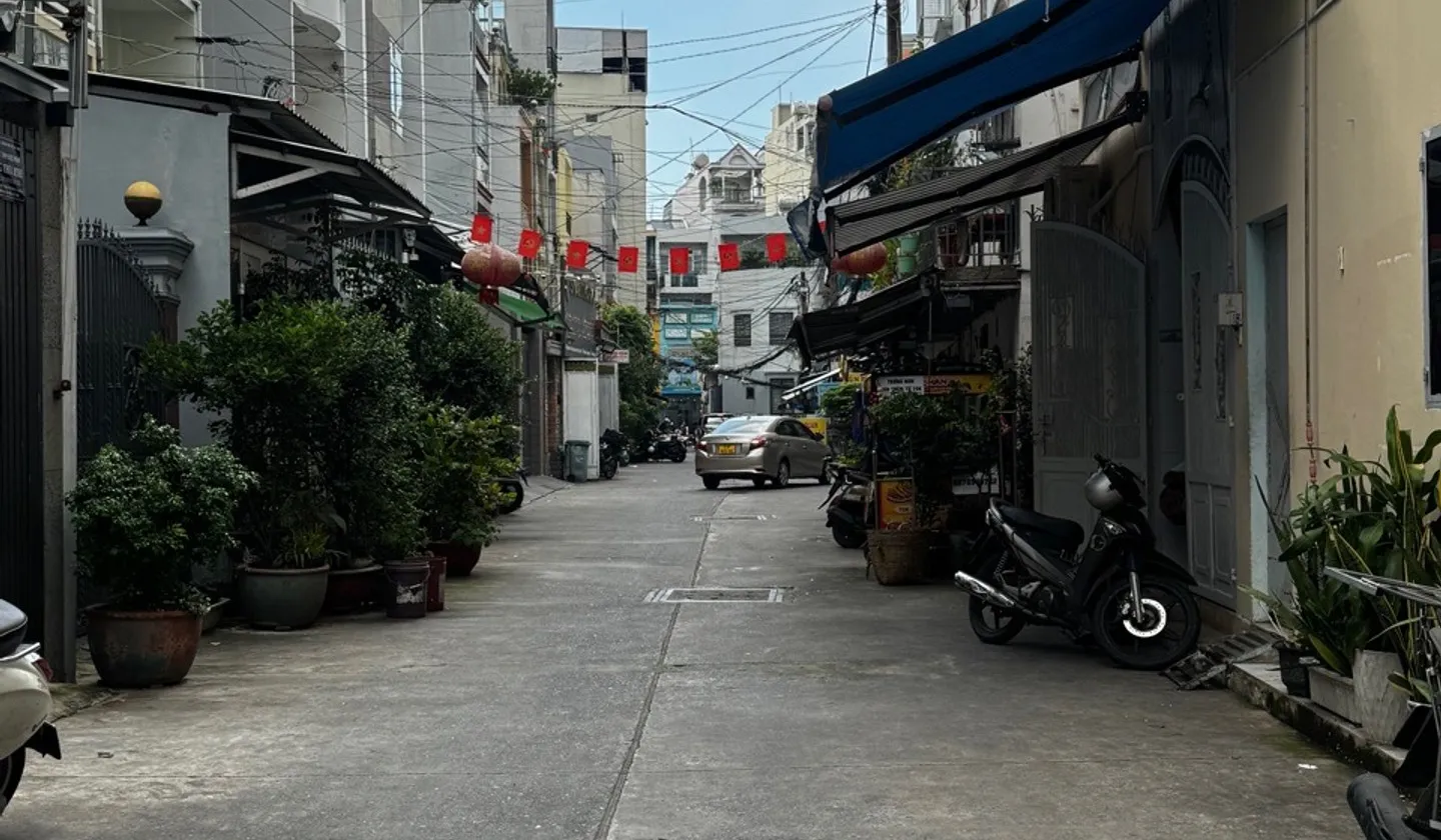 Nhà phố sang trọng tặng đất rộng 57m2 tại quận trung tâm... Bán nhà riêng tại Hòa Hưng, Hồ Chí Minh 01