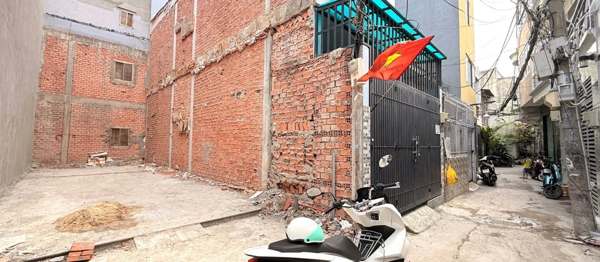💥💥Đất Trống Tiện Xây Mới
🏡53m² | Ngang 4m x 13.5m
Giá nhỉnh 4T🌹🌹
👍Giấy Phép Xây Dựng 4 Tầng... Bán đất tại Gò Vấp, Hồ Chí Minh 01