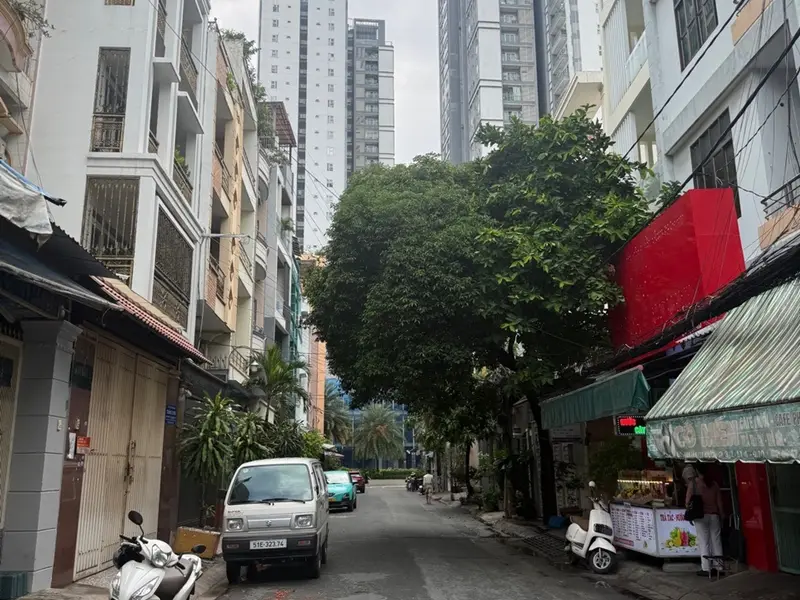 Nhà Phố Sang Trọng Quận 10, Không Gian Rộng Rãi Cho Gia Đình Lớn... Bán nhà riêng tại Diên Hồng, Hồ Chí Minh 01