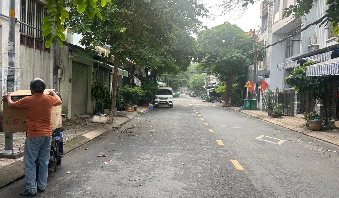 Nhà mặt phố 4 tầng rộng 150m2, mặt tiền 9m tại quận Tân Phú... Bán nhà mặt phố tại Phú Thạnh, Hồ Chí Minh 01