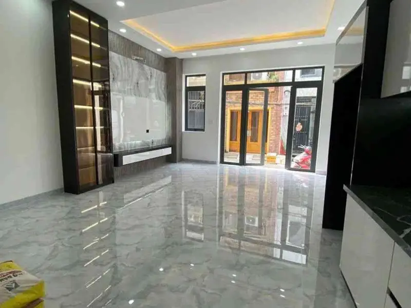 * Nhà 3 tầng: 4p ngủ, 5WC * Nhà hoàn công đủ * Chiều ngang lý tưởng 5,05m * Nhà khóa chìa... Bán nhà riêng tại Chợ Quán, Hồ Chí Minh 01