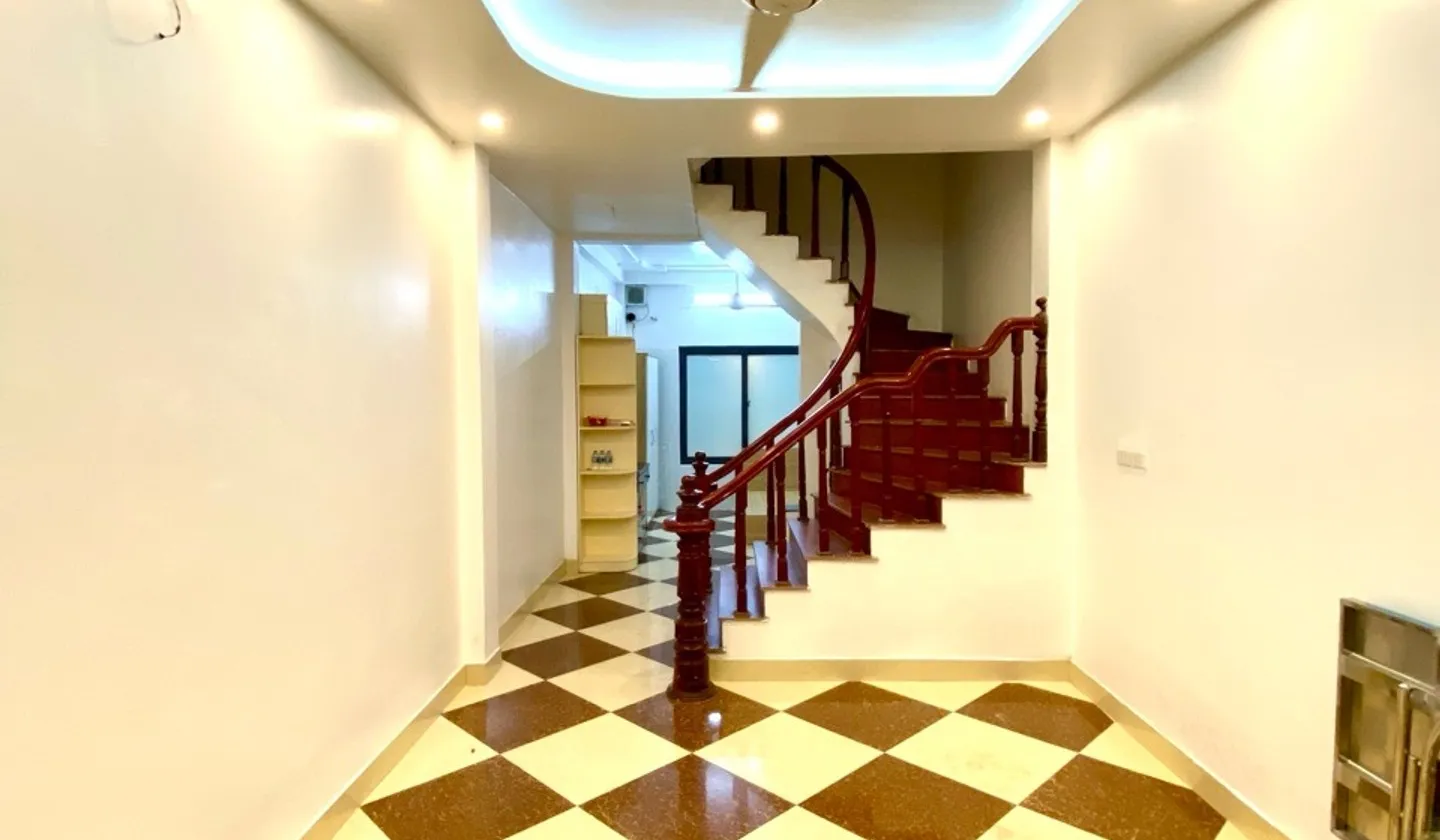 Bán nhà riêng tại Doãn Kế Thiện, nhà chắc chắn 5 tầng, 6 phòng ngủ, pháp lý rõ ràng... Bán nhà riêng tại Phú Diễn, Hà Nội 01