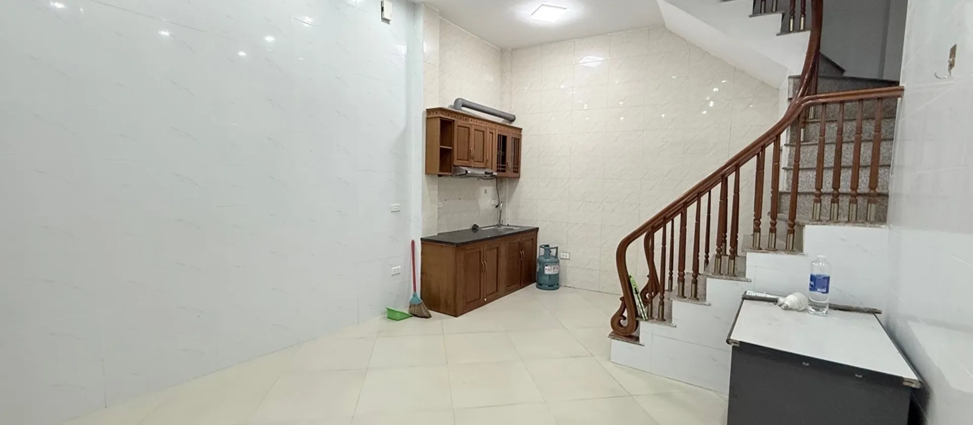 Bán nhà 5 tầng ngõ an ninh tại Thụy Khuê giá 7.3 tỷ... Bán nhà riêng tại Tây Hồ, Hà Nội 01
