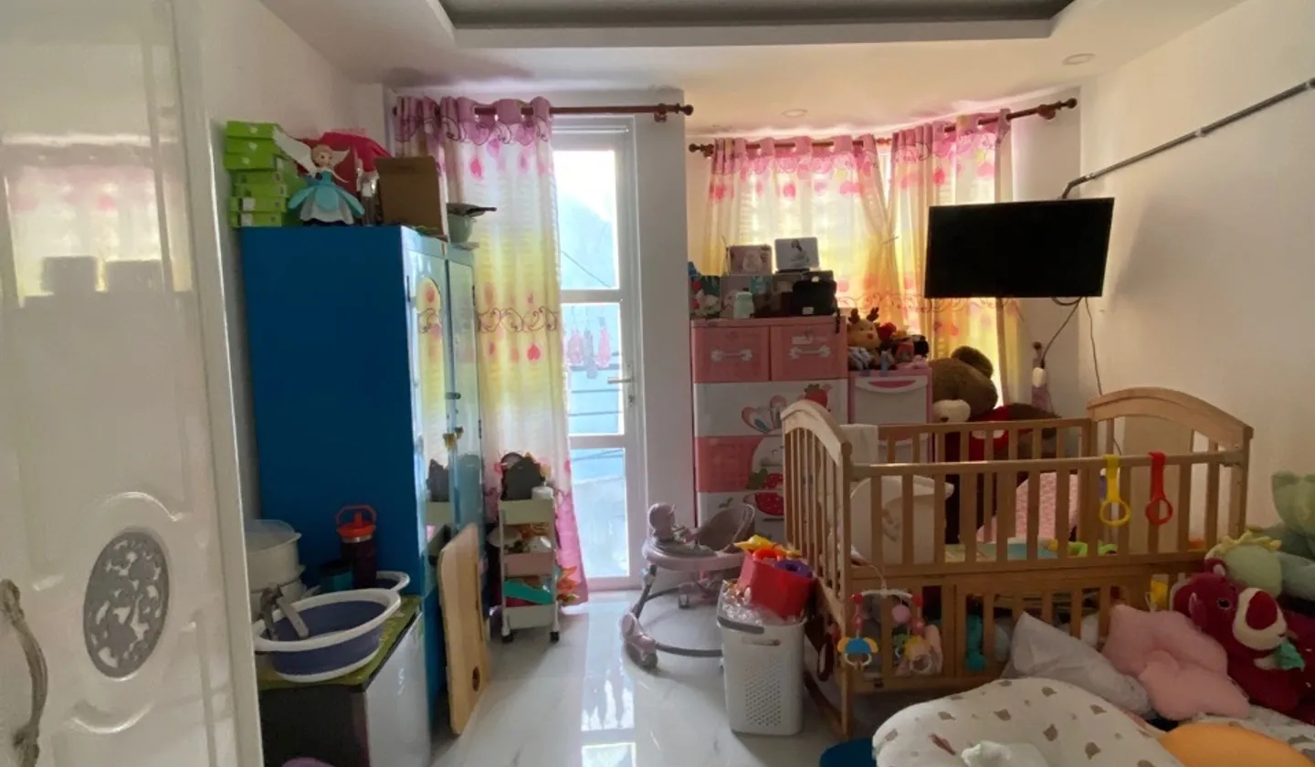 Nhà đẹp nở hậu tại quận trung tâm, chỉ vài bước chân ra đường lớn... Bán nhà riêng tại Bàn Cờ, Hồ Chí Minh 01
