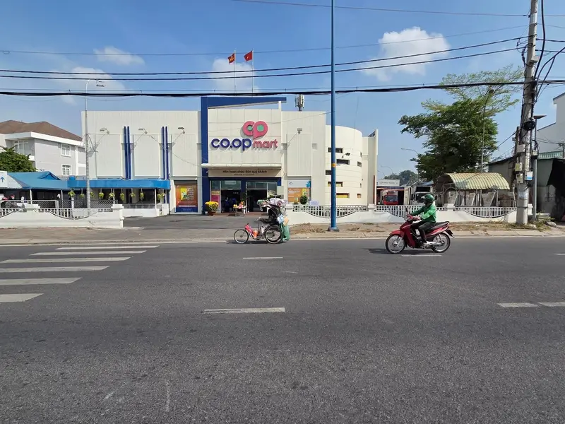 Bán nhà mặt phố 4 tầng, mặt tiền 10m tại quận sầm uất... Bán nhà mặt phố tại Đông Thạnh, Hồ Chí Minh 01