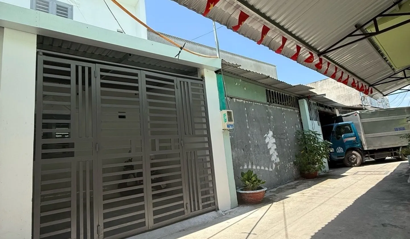 Bán nhà riêng 4 tầng rộng 91,6m² tại Thị trấn Hóc Môn, thích hợp ở và kinh doanh... Bán nhà riêng tại Hóc Môn, Hồ Chí Minh 01