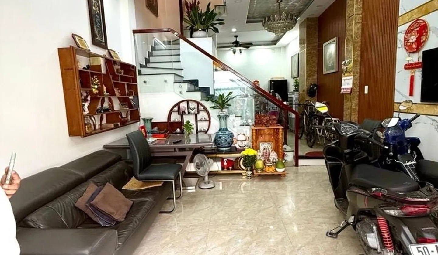 Nhà 3 tầng nở hậu hẻm xe hơi Lâm Văn Bền - Cơ hội sở hữu giá tốt... Bán nhà riêng tại Tân Hưng, Hồ Chí Minh 01