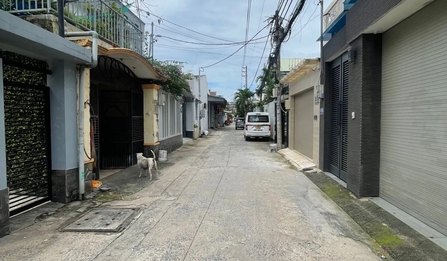 Nhà sang trọng 130m² phong cách Châu Âu tại Lê Quang Đạo, quận hiện đại... Bán nhà riêng tại Bà Điểm, Hồ Chí Minh 01