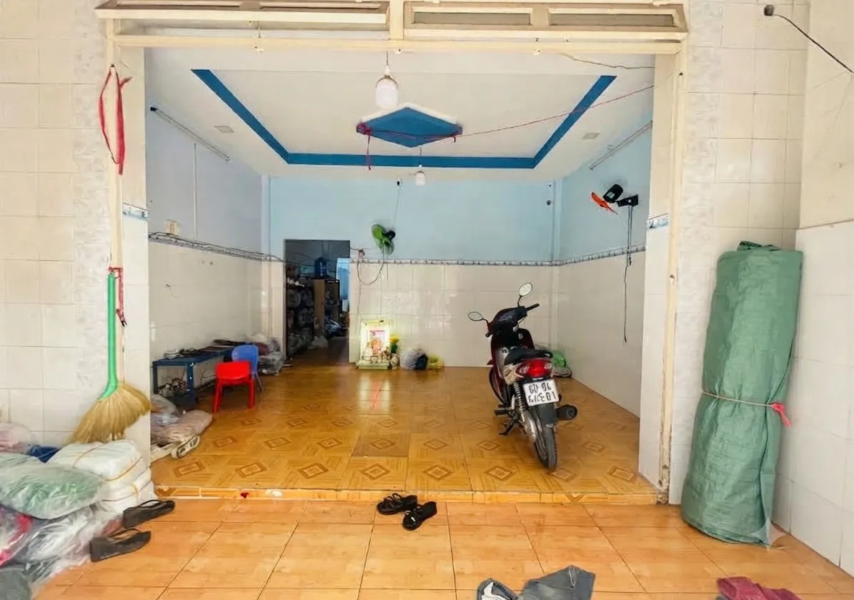 Nhà Kênh Tân Hóa cách mặt tiền vài bước chân – ngang 4,9m, có phòng ngủ tầng trệt – 5,8 tỷ... Bán owner_side tại Tân Phú, Hồ Chí Minh 01