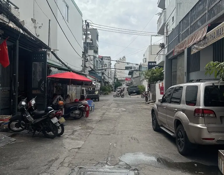 Nhà 2 tầng 7 PN, diện tích 77m2, quận an ninh, giá 8.4 tỷ... Bán owner_side tại Phú Thọ Hòa, Hồ Chí Minh 01