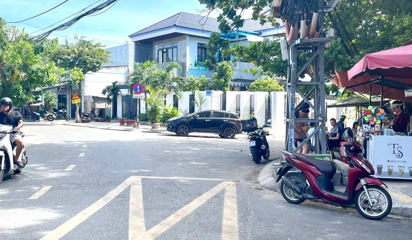 Sập hầm! 💥BÁN ĐẤT TẶNG NHÀ 2 TẦNG MẶT TIỀN NGUYỄN CÔNG HOAN – 120m² – VÀO Ở/ KINH DOANH NGAY.... Bán nhà mặt phố tại Cẩm Lệ, Đà Nẵng 01
