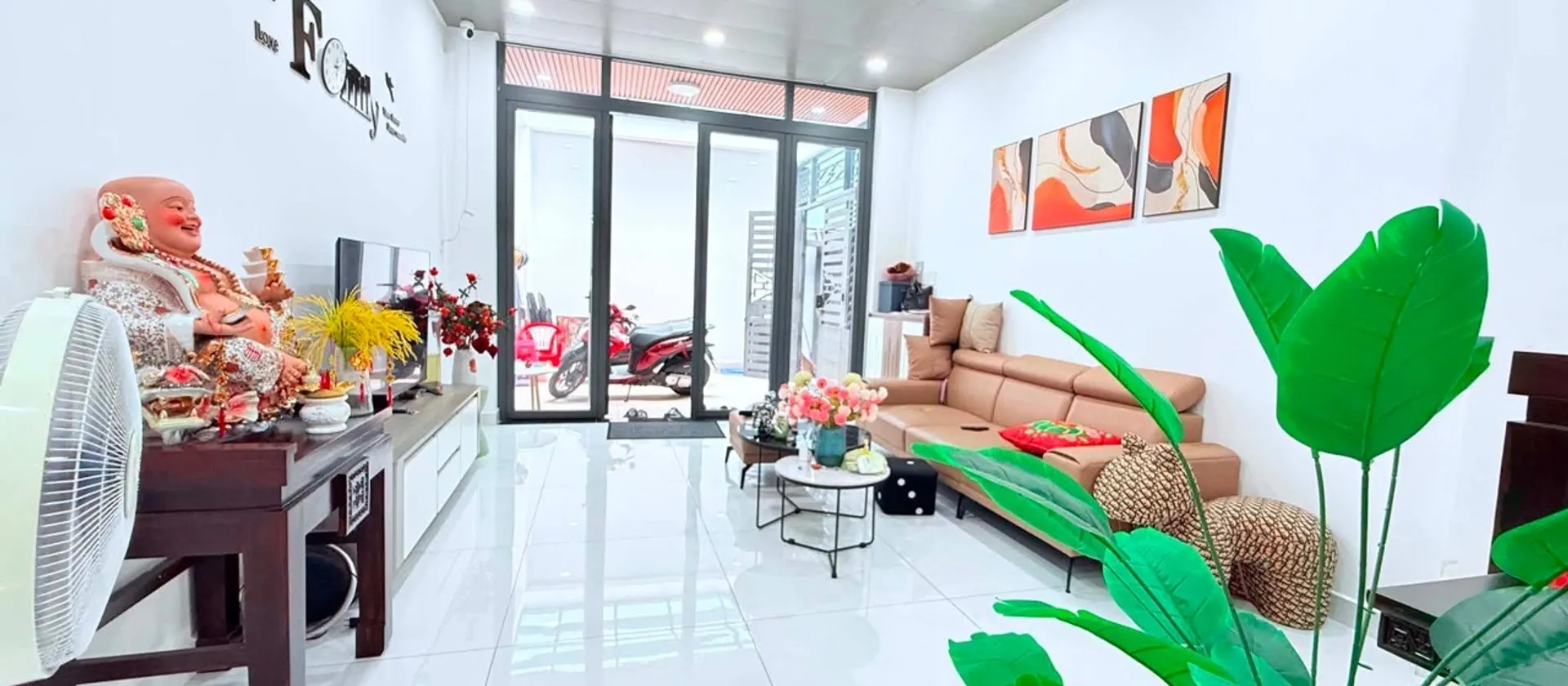 Nhà riêng 2 tầng tinh tế tại quận trung tâm, không gian yên tĩnh và an ninh... Bán nhà riêng tại Tân Phú, Hồ Chí Minh 01