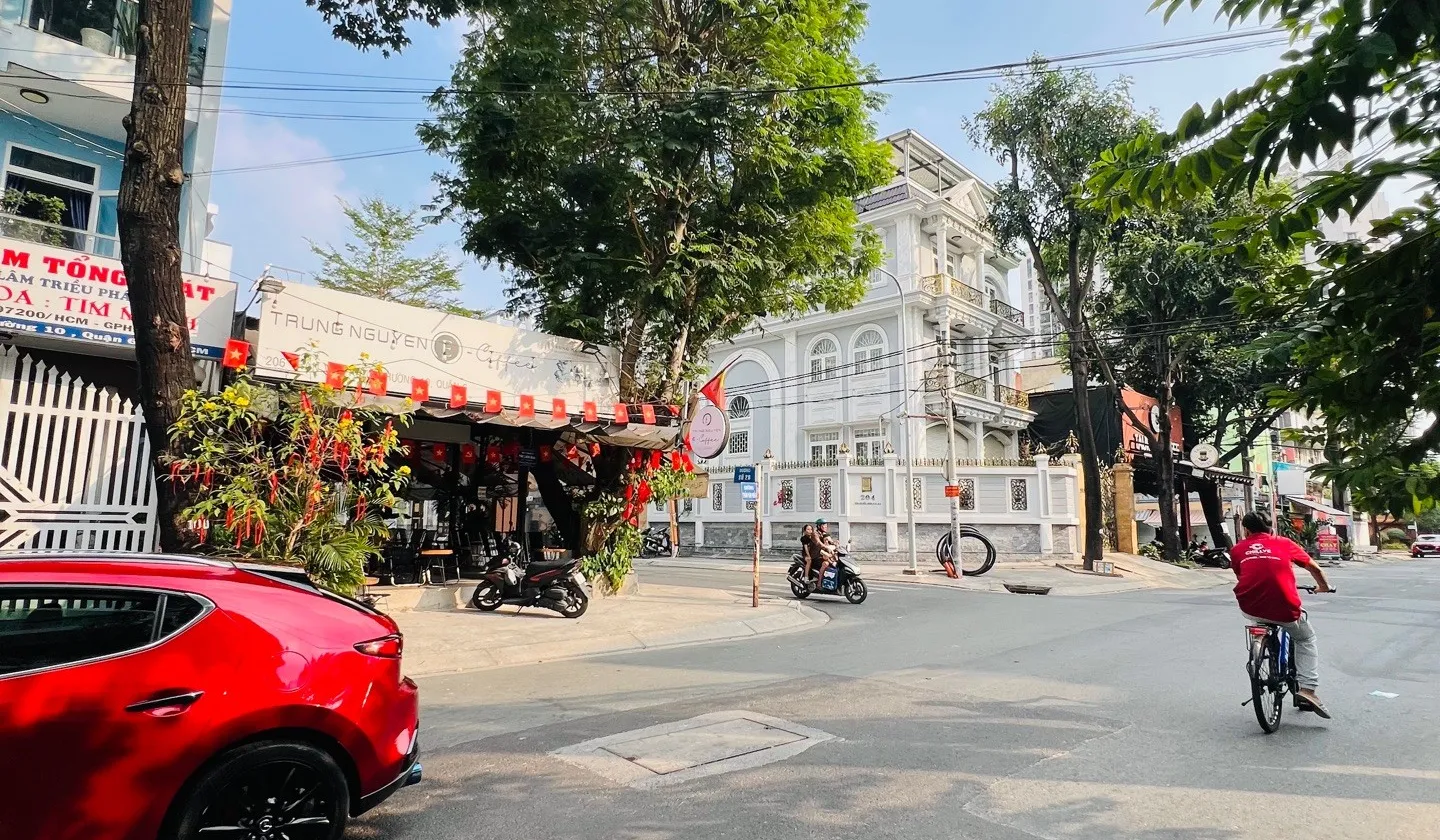 Bán nhà 6 tầng thang máy, mặt tiền 4m tại trung tâm quận 6... Bán nhà mặt phố tại Bình Phú, Hồ Chí Minh 01