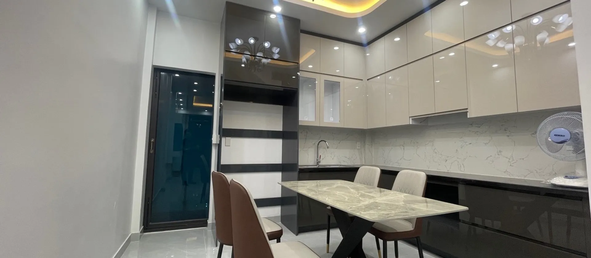 Nhà mới 4 tầng gần Chợ, 4 phòng ngủ, giá bất ngờ dưới 4 tỷ... Bán nhà riêng tại Đông Hải, Hải Phòng 01