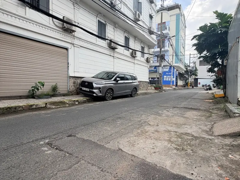 Bán nhà 2 tầng 4 phòng ngủ tại Phú Thạnh, TP HCM giá 11,8 tỷ... Bán nhà riêng tại Phú Thạnh, Hồ Chí Minh 01