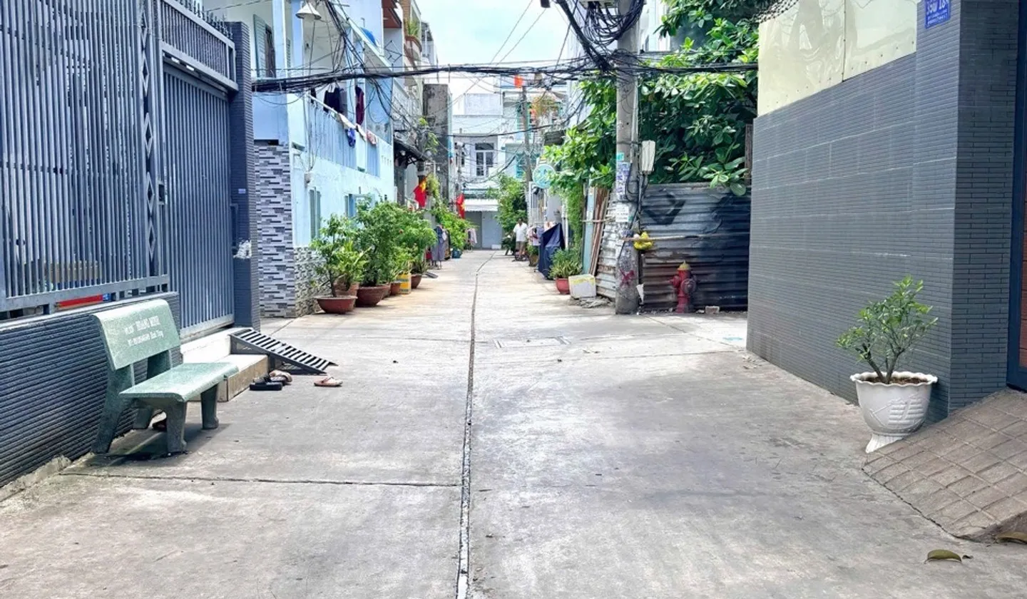Nhà 2 tầng kiên cố hẻm xe hơi ở Bình Tân, giá chỉ nhỉnh 4 tỷ... Bán nhà riêng tại Bình Trị Đông, Hồ Chí Minh 01