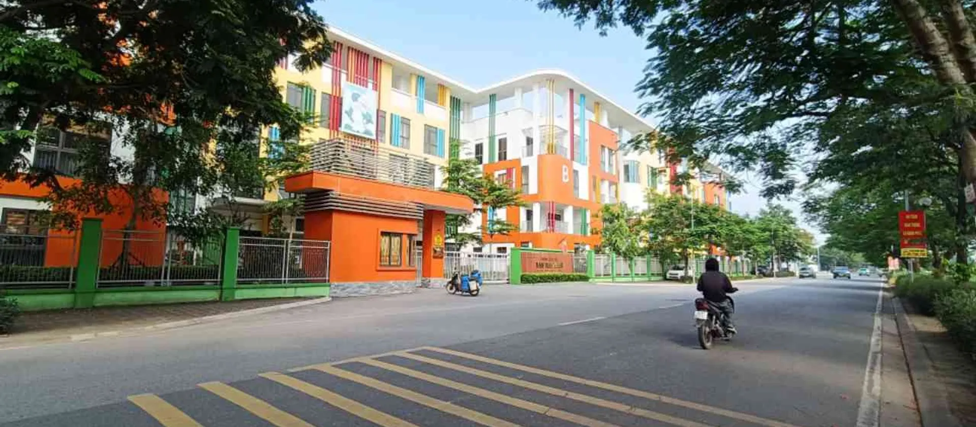 Bán nhà riêng 4 tầng hướng Tây Nam tại Phúc Lợi, mặt tiền rộng 7.3m... Bán nhà riêng tại Phúc Lợi, Hà Nội 01