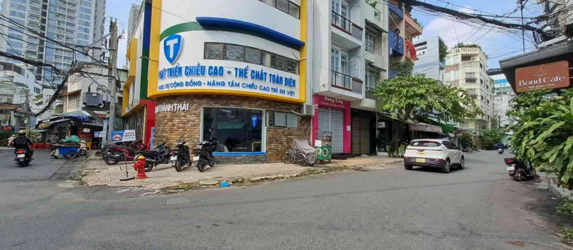 NHÀ 2 MẶT TIỀN – HẺM 2 Ô TÔ TRÁNH – ĐANG KINH DOANH TẠI QUẬN 10... Bán nhà riêng tại Diên Hồng, Hồ Chí Minh 01