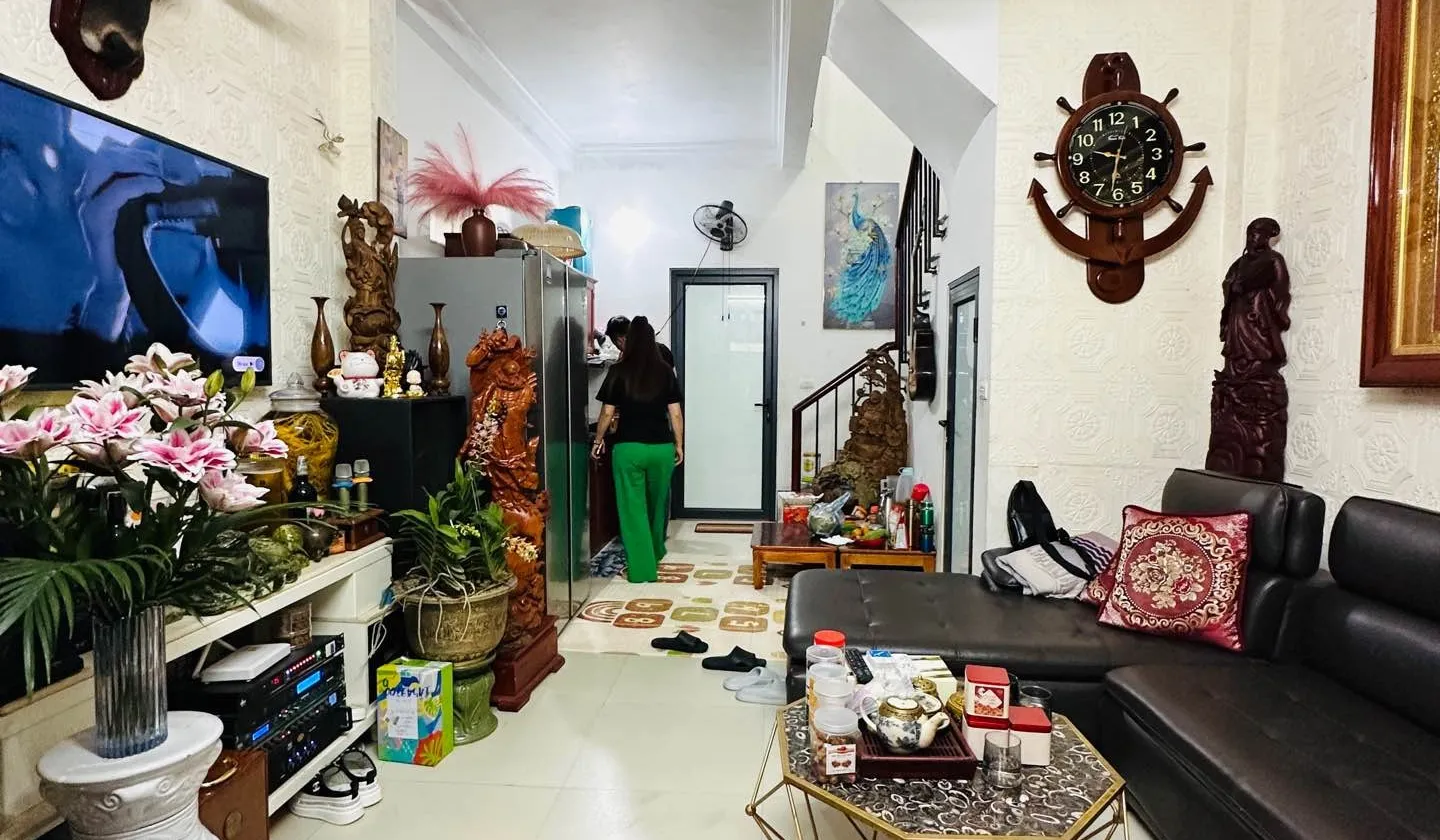 Nhà Ngô Gia Tự 2.5 tầng giá sốc, gần phố, ô tô đỗ cửa... Bán nhà riêng tại Việt Hưng, Hà Nội 01