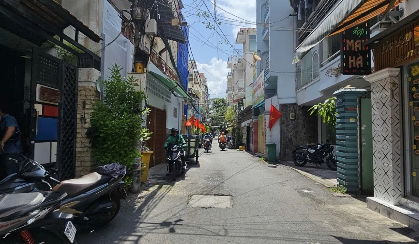 Nhà 4 Tầng Hẻm Xe Hơi Đối Diện Việt Nam Quốc Tự Trung Tâm Quận 10... Bán nhà riêng tại Vườn Lài, Hồ Chí Minh 01
