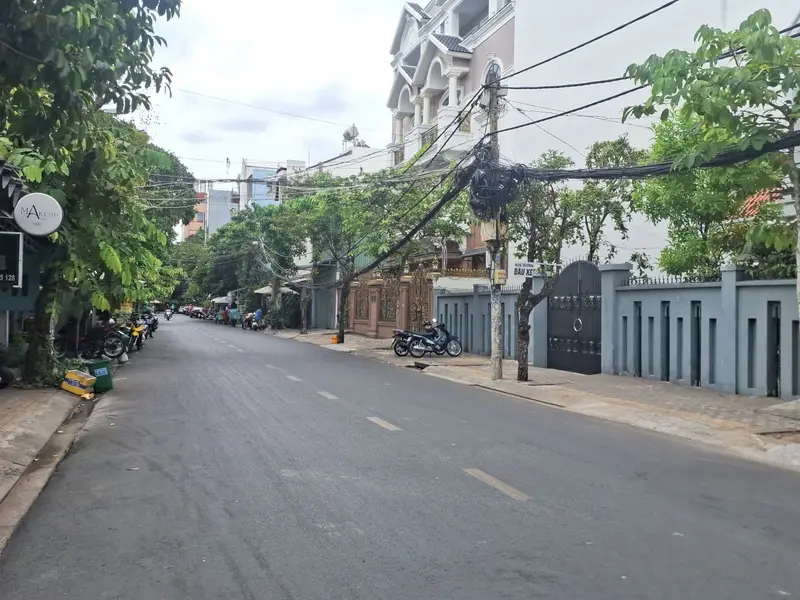 Bán nhà mặt phố 4 tầng phường Tân Quy, TPHCM, mặt tiền gần 5m, giá 20,2 tỷ... Bán nhà mặt phố tại Tân Hưng, Hồ Chí Minh 01