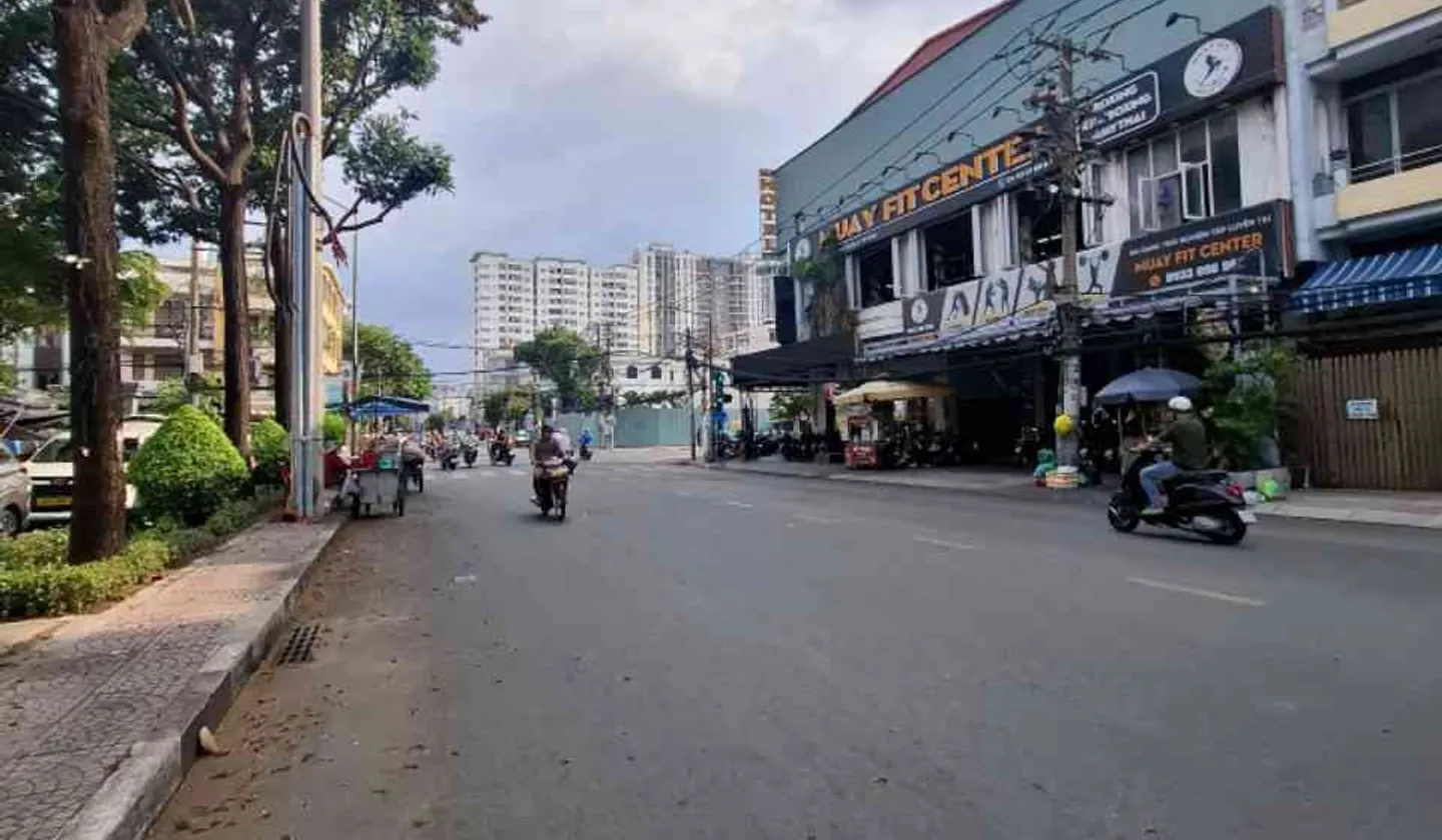 Nhà mặt phố siêu đỉnh ngay trung tâm sầm uất... Bán nhà mặt phố tại Bình Phú, Hồ Chí Minh 01
