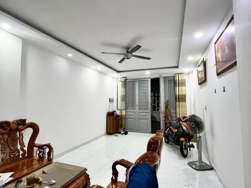 Nhà 4 tầng hiện đại tại Đoàn Giỏi, vị trí thuận tiện gần Aoen Tân Phú... Bán nhà riêng tại Tân Sơn Nhì, Hồ Chí Minh 01