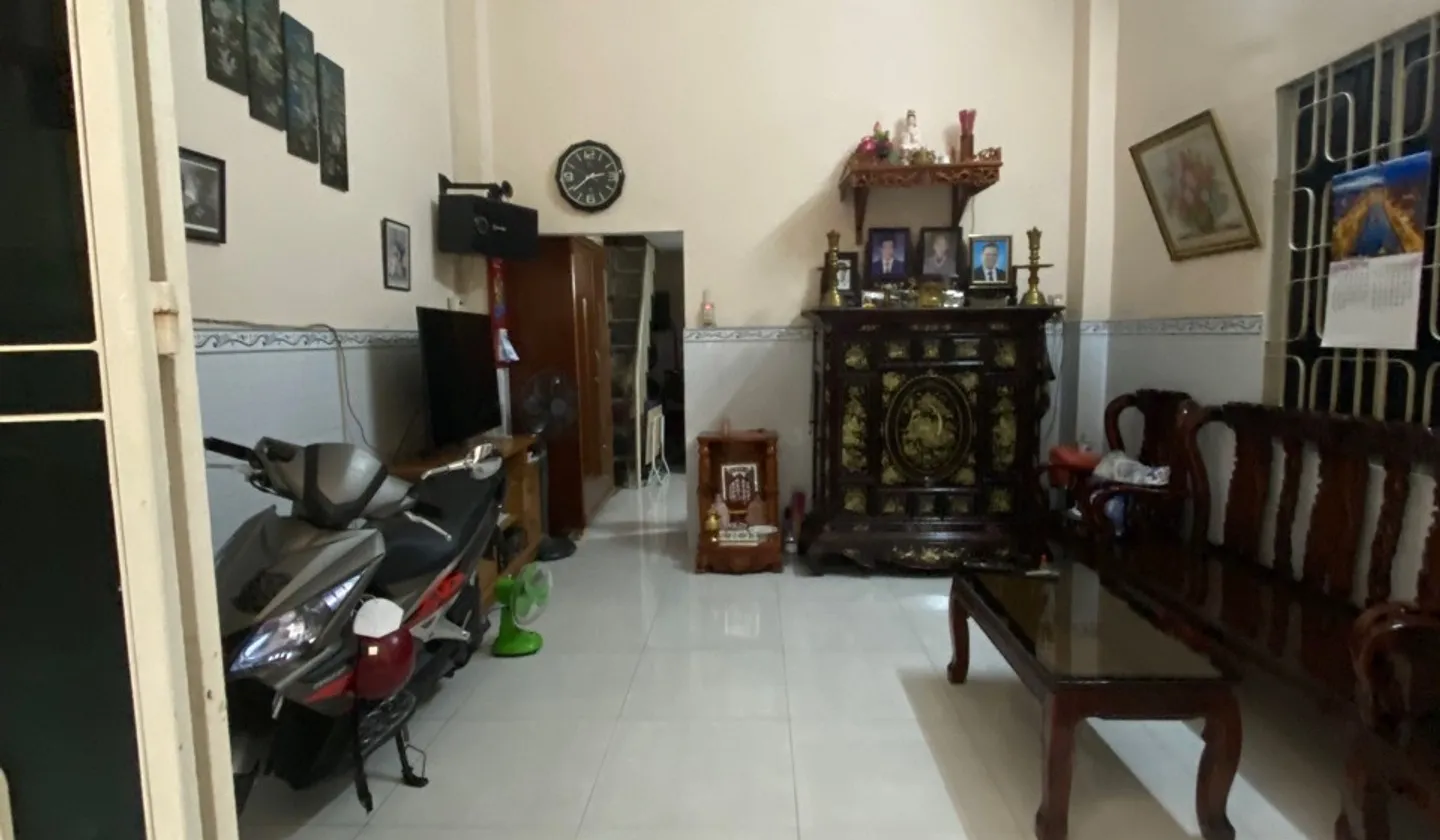 Bán nhà 3 tầng phường Phú Nhuận, Mặt tiền 4.8m, đường trước nhà 3m, có sân để xe, nhỉnh 6 tỷ... Bán nhà riêng tại Phú Nhuận, Hồ Chí Minh 01