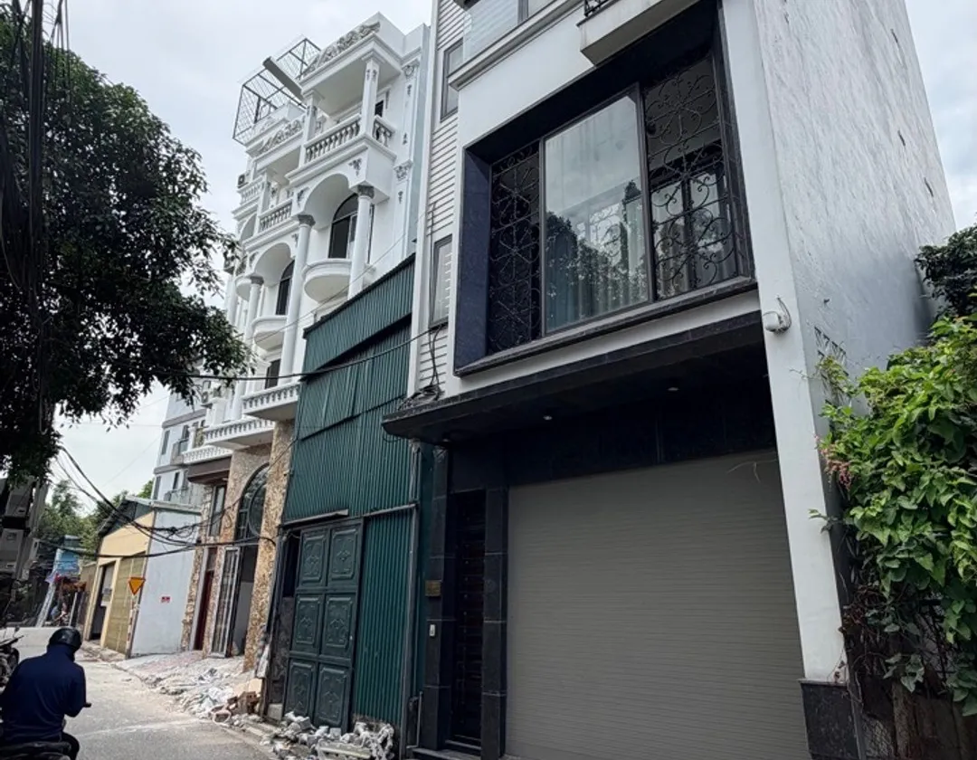 Bán nhà riêng 6 tầng có thang máy tại phường Phúc Lợi, Hà Nội, mặt tiền 5m, giá thương lượng... Bán nhà riêng tại Phúc Lợi, Hà Nội 01