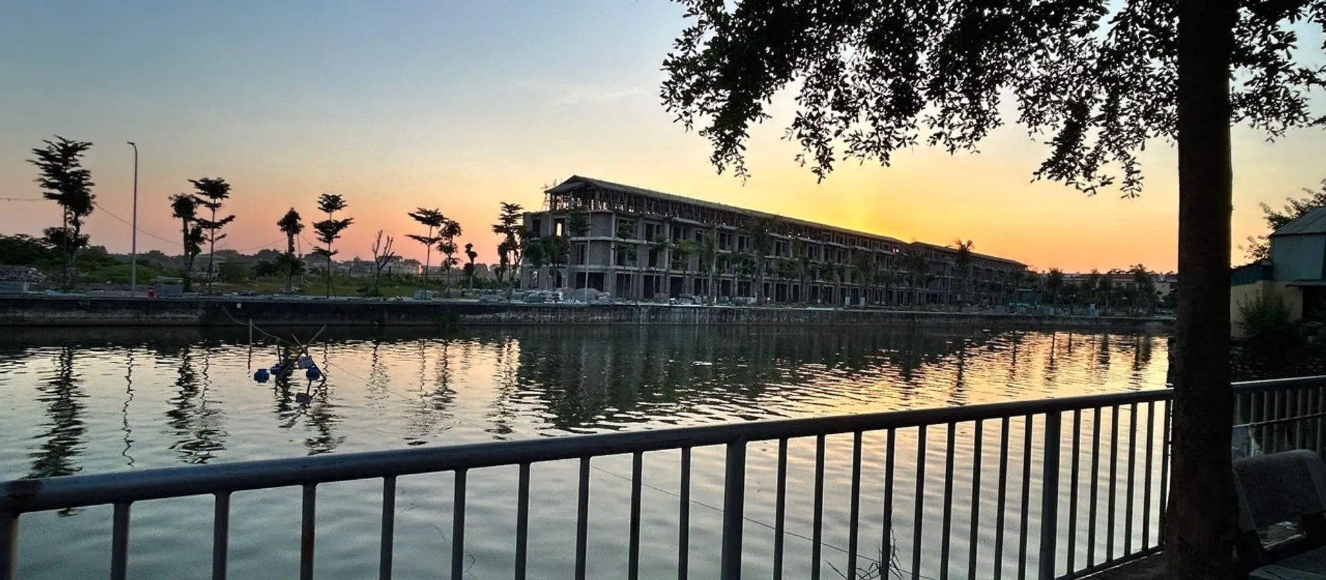 Nhà 3 tầng cực hiếm, ô tô qua nhà gần hồ Từ Sơn... Bán nhà riêng tại Từ Sơn, Bắc Ninh 01