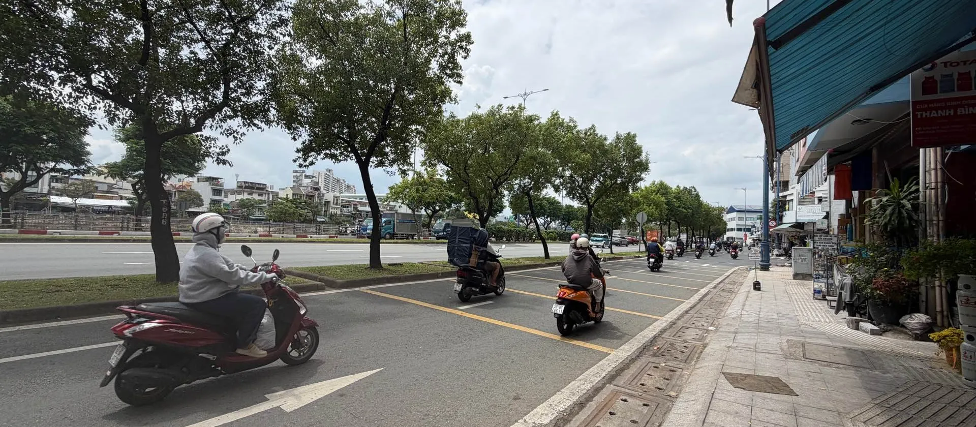 Nhà mặt phố 5 tầng siêu vị trí gần Quận 1... Bán nhà mặt phố tại Chợ Lớn, Hồ Chí Minh 01