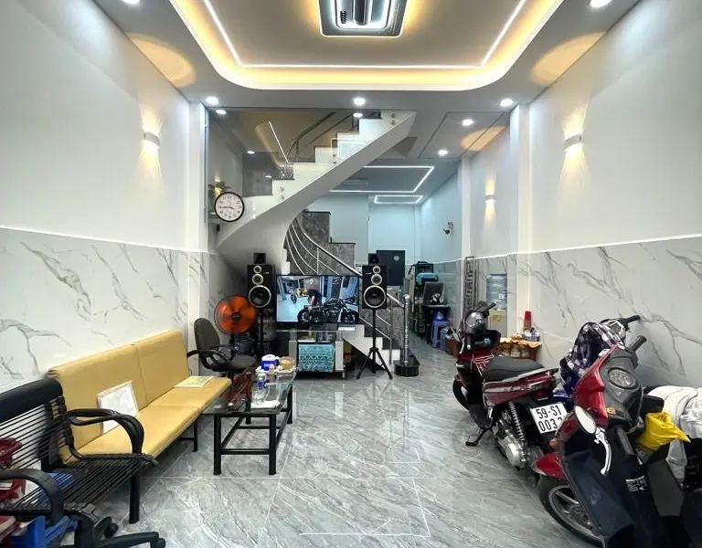Nhà hẻm ô tô rộng, thiết kế sang ở Quận 10... Bán nhà riêng tại Hòa Hưng, Hồ Chí Minh 01