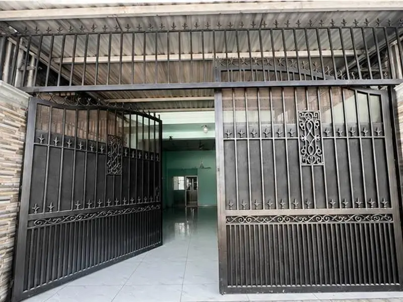 BÁN NHÀ HẺM XE HƠI DIỆN TÍCH SÂN KHỦNG... Bán nhà riêng tại Hiệp Bình, Hồ Chí Minh 01