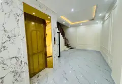 Cơ hội sở hữu nhà 5 tầng mới gần Hồ Điều Hòa, oto vào nhà tại Hai Bà Trưng tặng nội thất, thang máy... Bán nhà riêng tại Vĩnh Tuy, Hà Nội 03