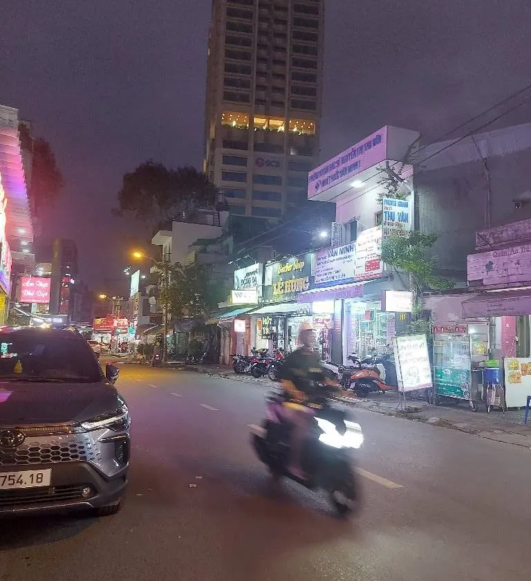 B.án Nh.à Ngay Trần Hưng Đạo, Nguyễn Trãi, An Dương Vương - Gồm trệt, 3 lầu, sân thượng - 3PN, 3WC... Bán owner_side tại Chợ Quán, Hồ Chí Minh 01