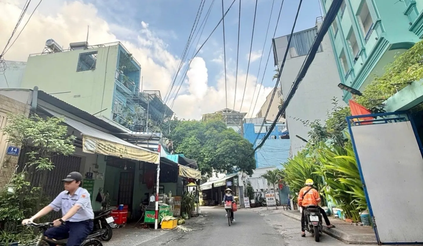 Nhà mặt tiền sầm uất gần ĐH Công Thương Tân Phú... Bán nhà mặt phố tại Tân Sơn Nhì, Hồ Chí Minh 01