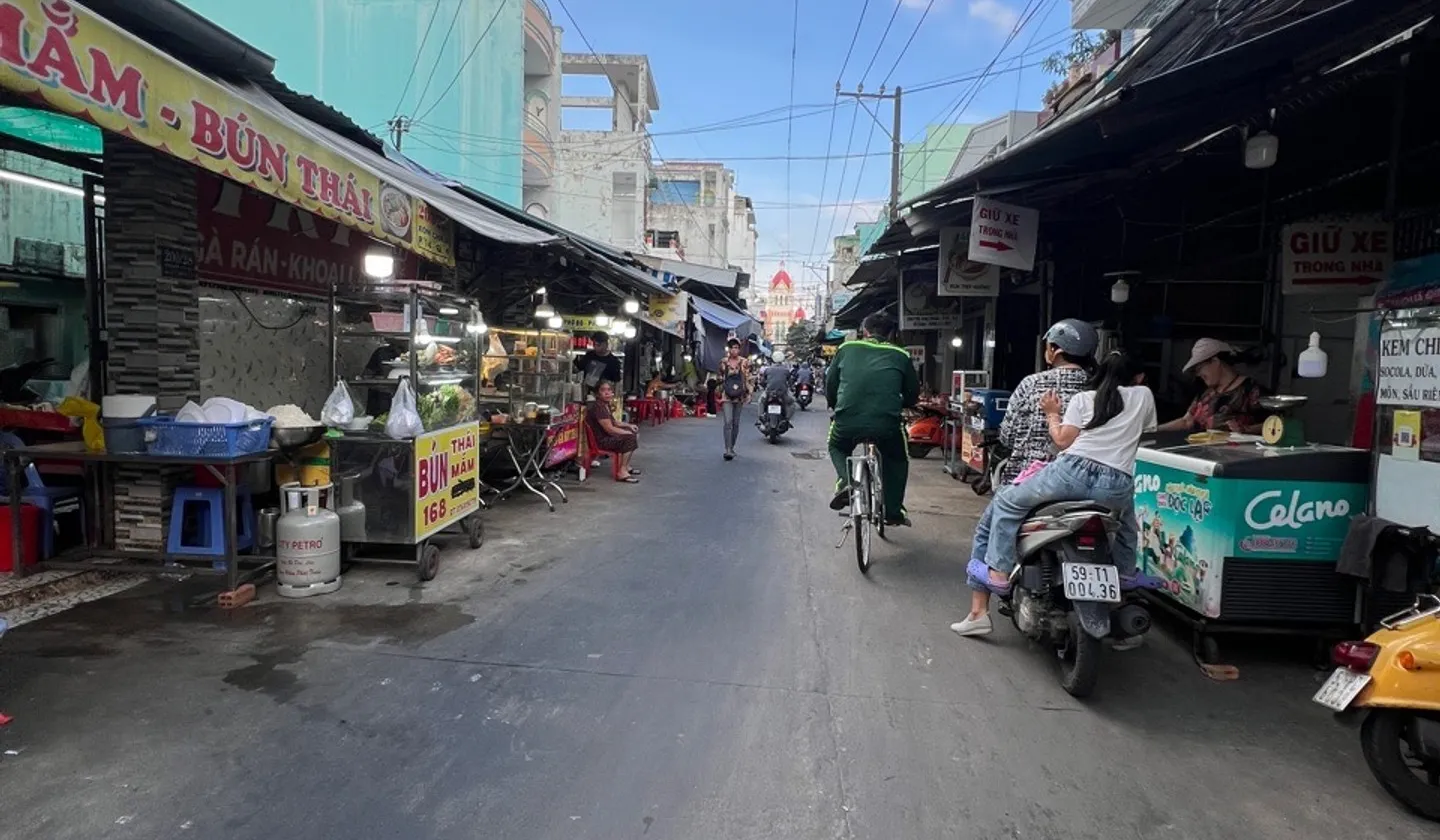 SÁT CHỢ 200 - HXH - 93M2 - NHỈNH 9 TỶ - THU 240R/NĂM... Bán nhà riêng tại Khánh Hội, Hồ Chí Minh 01