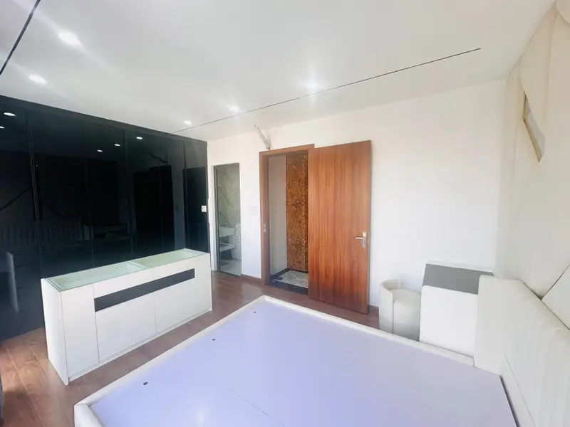 Nhà đẹp sáng thoáng, thang máy, gần phố Cổ Linh... Bán nhà riêng tại Long Biên, Hà Nội 01