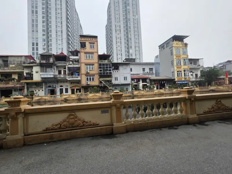 NGUYỄN ĐÌNH HOÀN – CÁCH PHỐ 15M LÔ GÓC 2 THOÁNG – Ô TÔ ĐỖ CỬA – 13,6 TỶ
Diện tích 40m²,... Bán nhà riêng tại Nghĩa Đô, Hà Nội 01