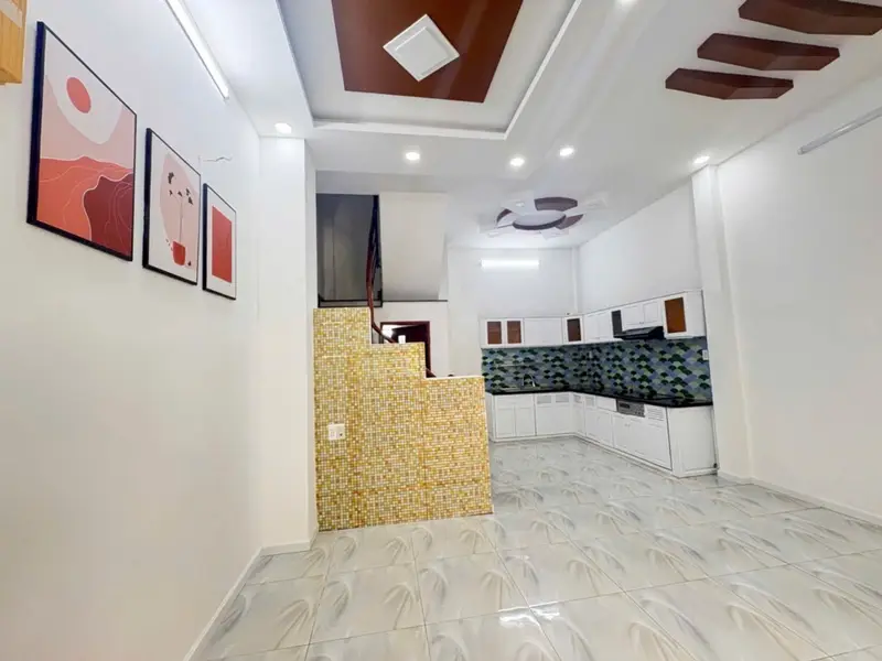 Nhà 3 tầng rộng rãi ngay trung tâm Quận 10 giá hợp lý... Bán nhà riêng tại Hòa Hưng, Hồ Chí Minh 01