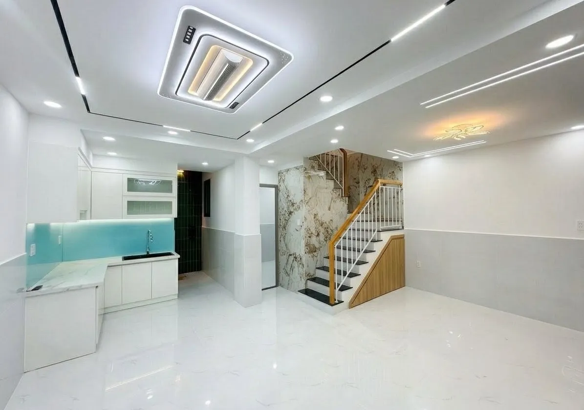 Nhà Tân Bình - Lạc Long Quân, 2 tầng - ở ngay - ngang gần 6m - 86m2 - hơn 5 tỷ.... Bán nhà riêng tại Bảy Hiền, Hồ Chí Minh 01