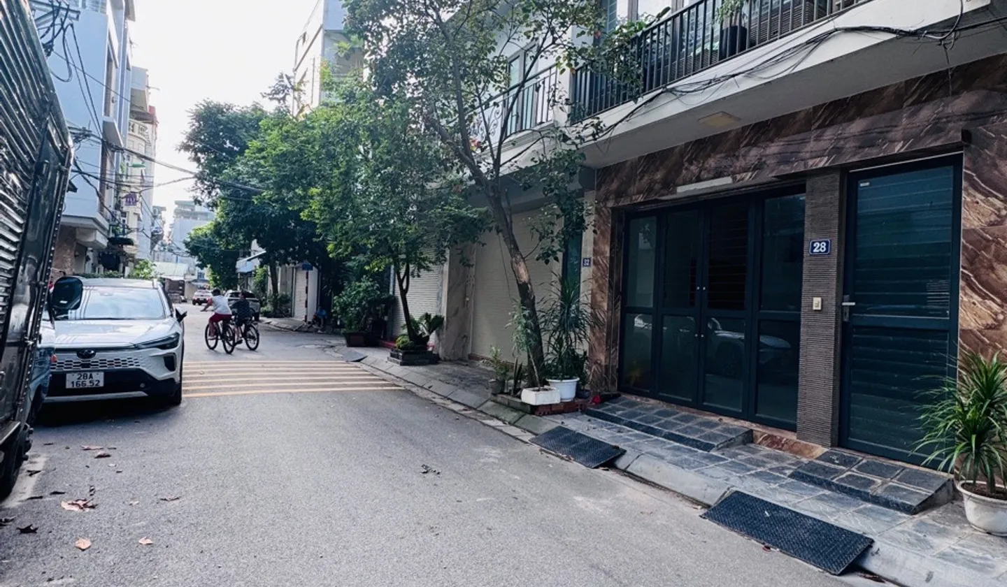 Bán bất chấp nhà Phân lô 4 tầng có gara, ô tô tránh rộng, vị trí thuận lợi tại Trần Đăng Khoa... Bán nhà riêng tại Long Biên, Hà Nội 01