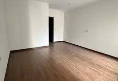Bán nhà riêng 5 tầng tại phường Long Biên, Hà Nội với sân rộng và ô tô đỗ cổng... Bán nhà riêng tại Long Biên, Hà Nội 02