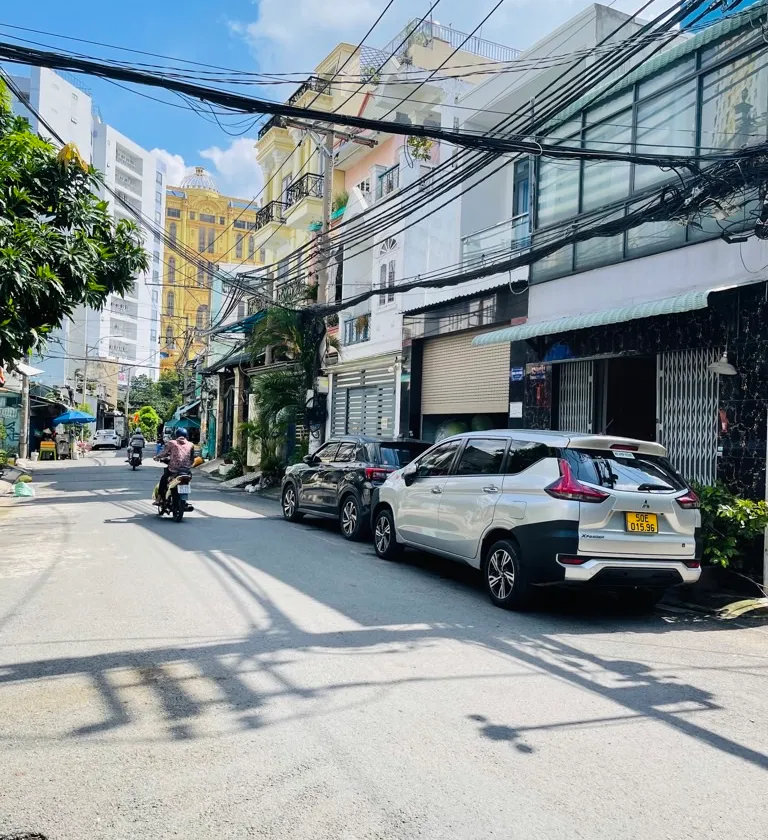 Bán nhà 2 tầng hẻm xe hơi sát Võ Văn Kiệt, Quận 8... Bán nhà riêng tại Bình Phú, Hồ Chí Minh 01