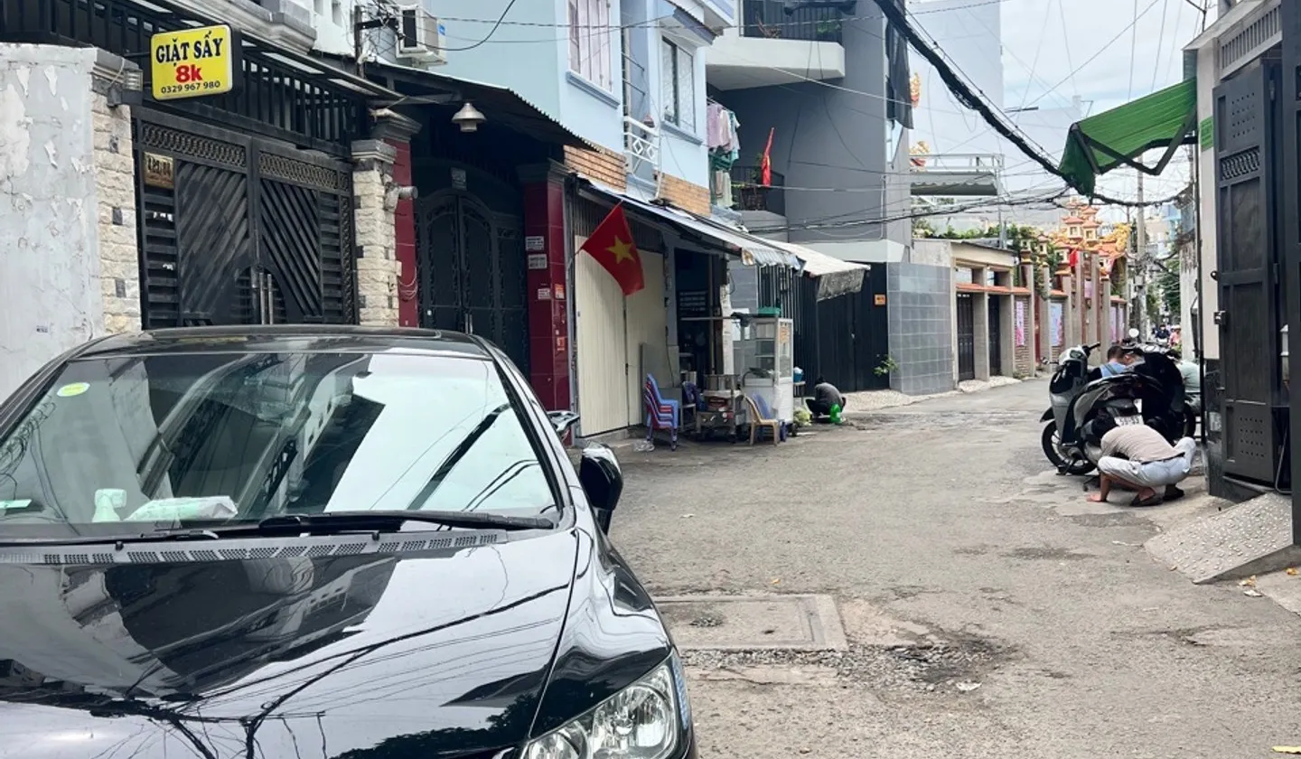 Bán nhà riêng 4 tầng tại LÊ QUANG ĐỊNH, diện tích 145.8m2, sổ nở hậu, phù hợp ở và kinh doanh... Bán nhà riêng tại Bình Lợi Trung, Hồ Chí Minh 01